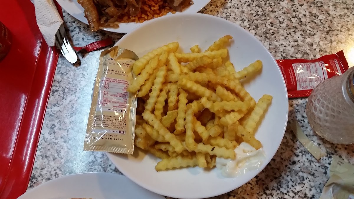 Musti Döner Grill Haus Lehrte-10